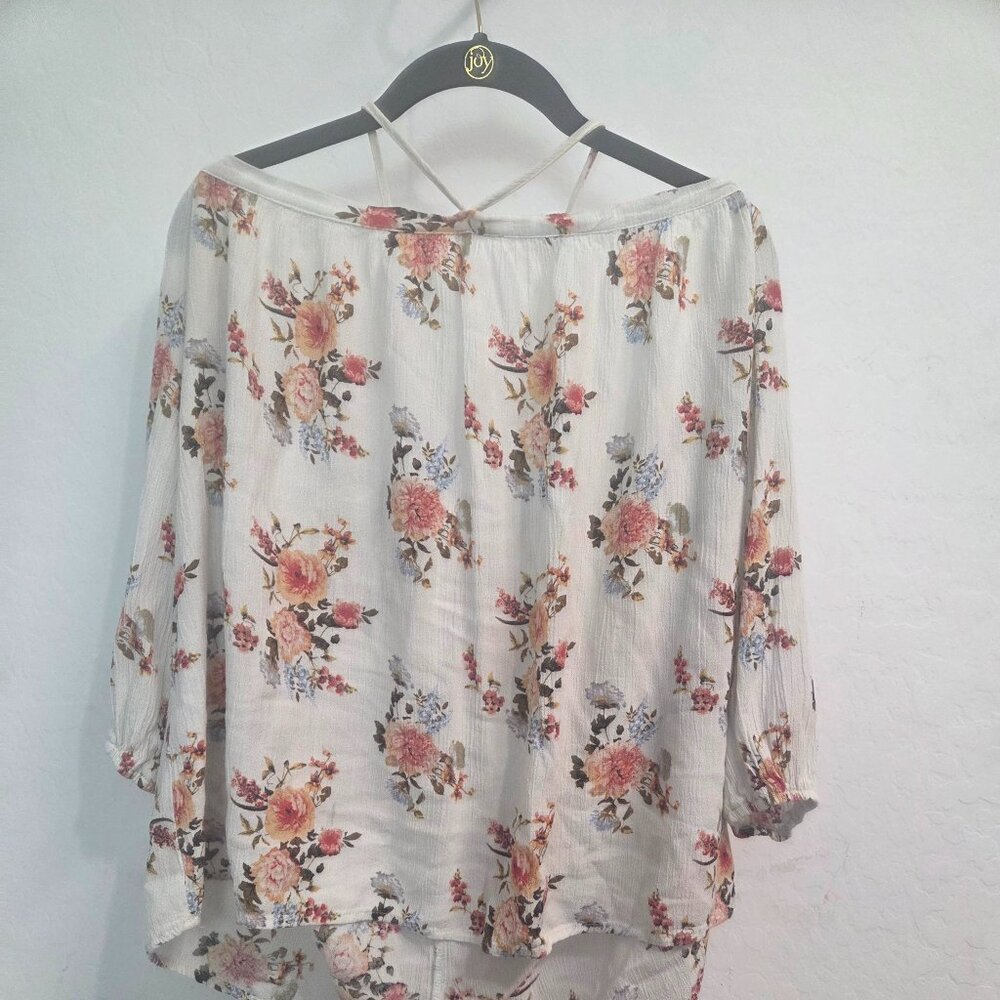 Unique top-Trendy Woman's White Floral Flowy 3/4‎ Sleeve Blouse Size Small